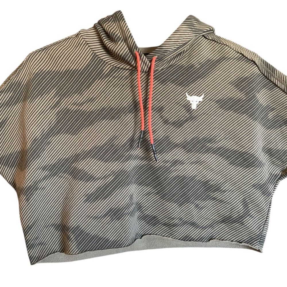 Under Armour Project Rock Army Green Camo Cropped Short Sleeve Hoodie Size XS